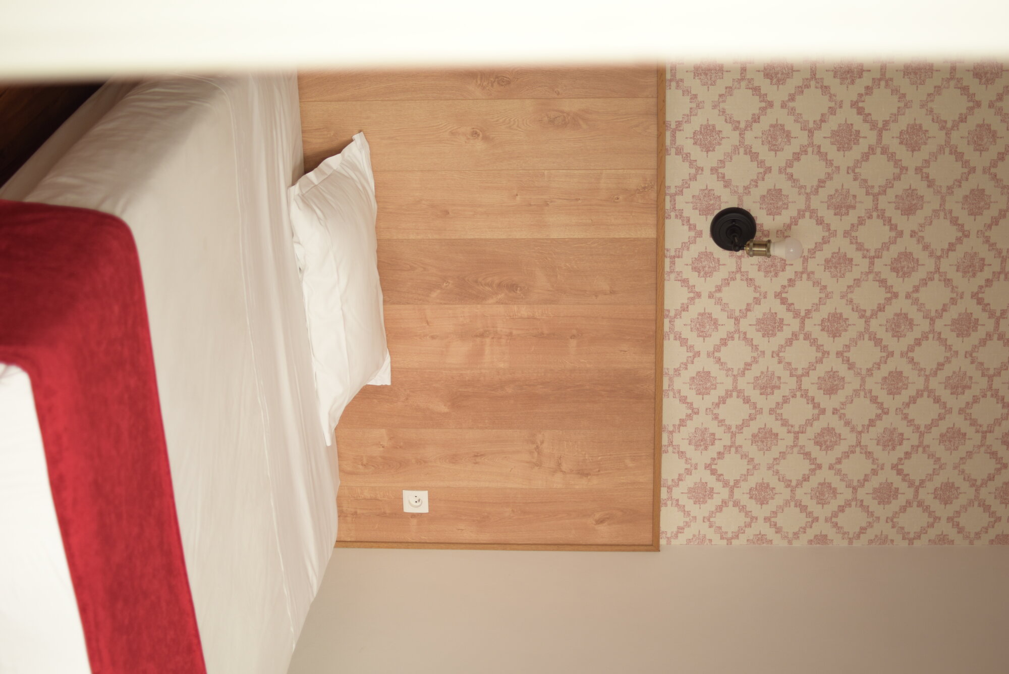 Chambre classique vue sous un autre angle