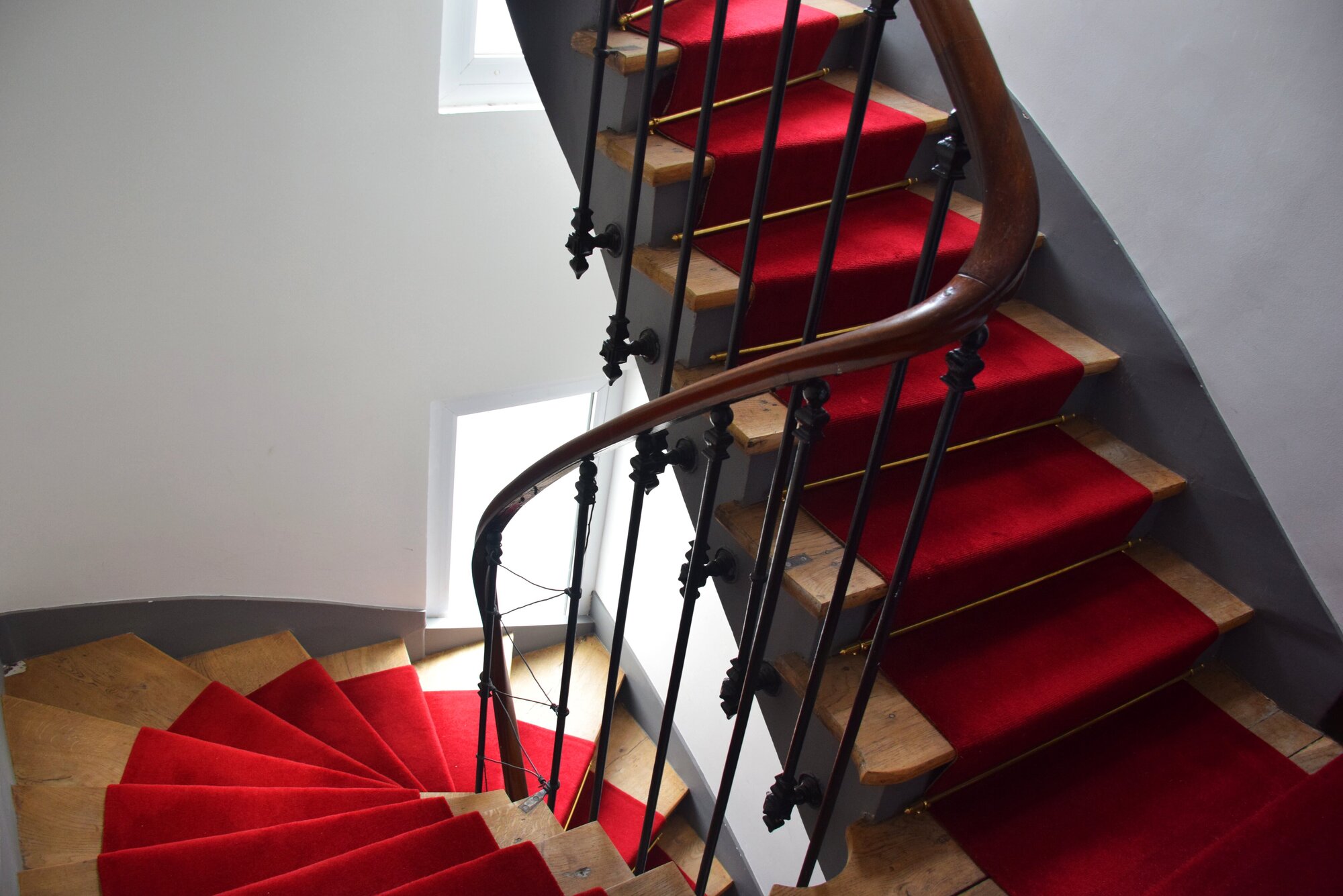 Escalier de l'hôtel vue du deuxième étage